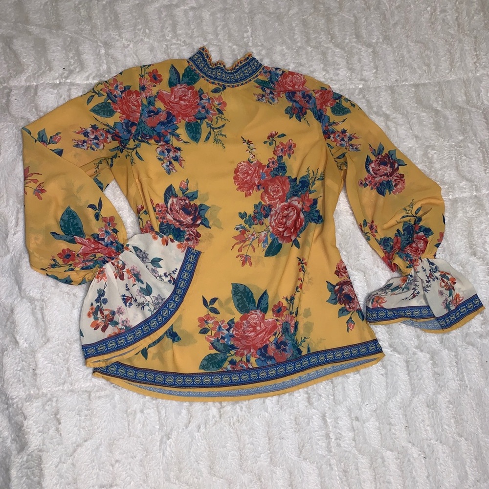 Flying Tomato Ruffle Flare Sleeve Floral Top